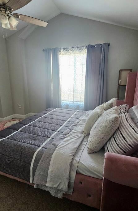 Gorgeous 3 Bedroom Home With Cable Tv In All Rooms & Free Wi-Fi Concord Exterior photo