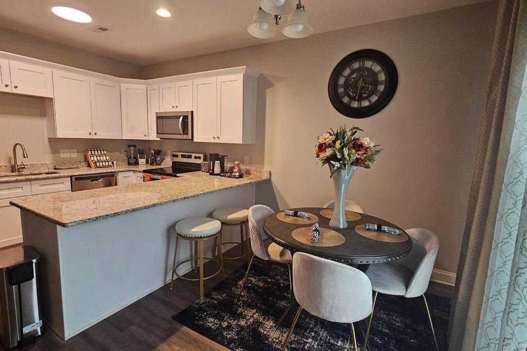 Gorgeous 3 Bedroom Home With Cable Tv In All Rooms & Free Wi-Fi Concord Exterior photo
