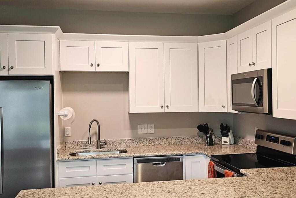 Gorgeous 3 Bedroom Home With Cable Tv In All Rooms & Free Wi-Fi Concord Exterior photo